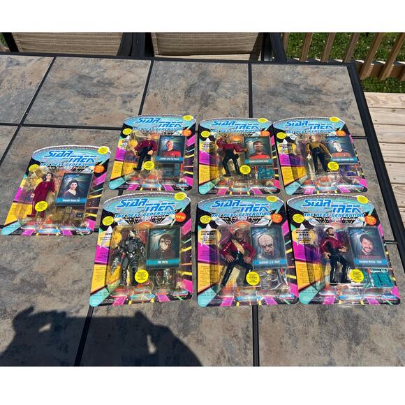 7 Star Trek Playmates 1993 Sky Box Collector Card Included New in Box - Picture 1 of 10